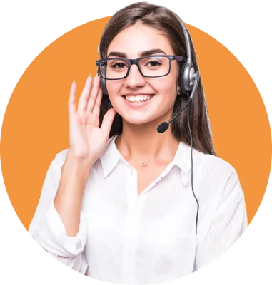 Atendente da Vero sorrindo com headset